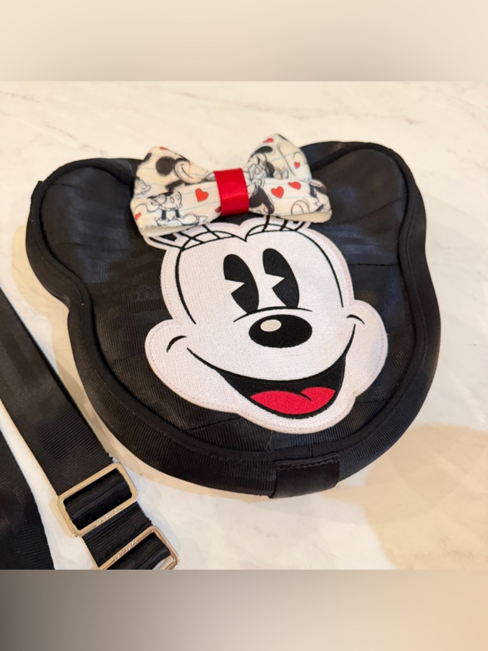NEW Disney Harvey’s Minnie & Mickey Reversible Bag - Picture 9 of 13